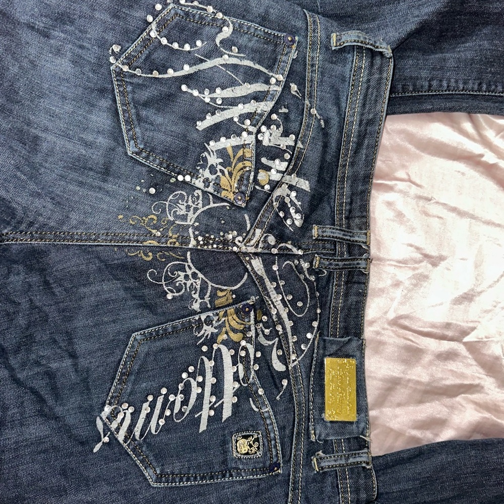 APPLE BOTTOM JEANS